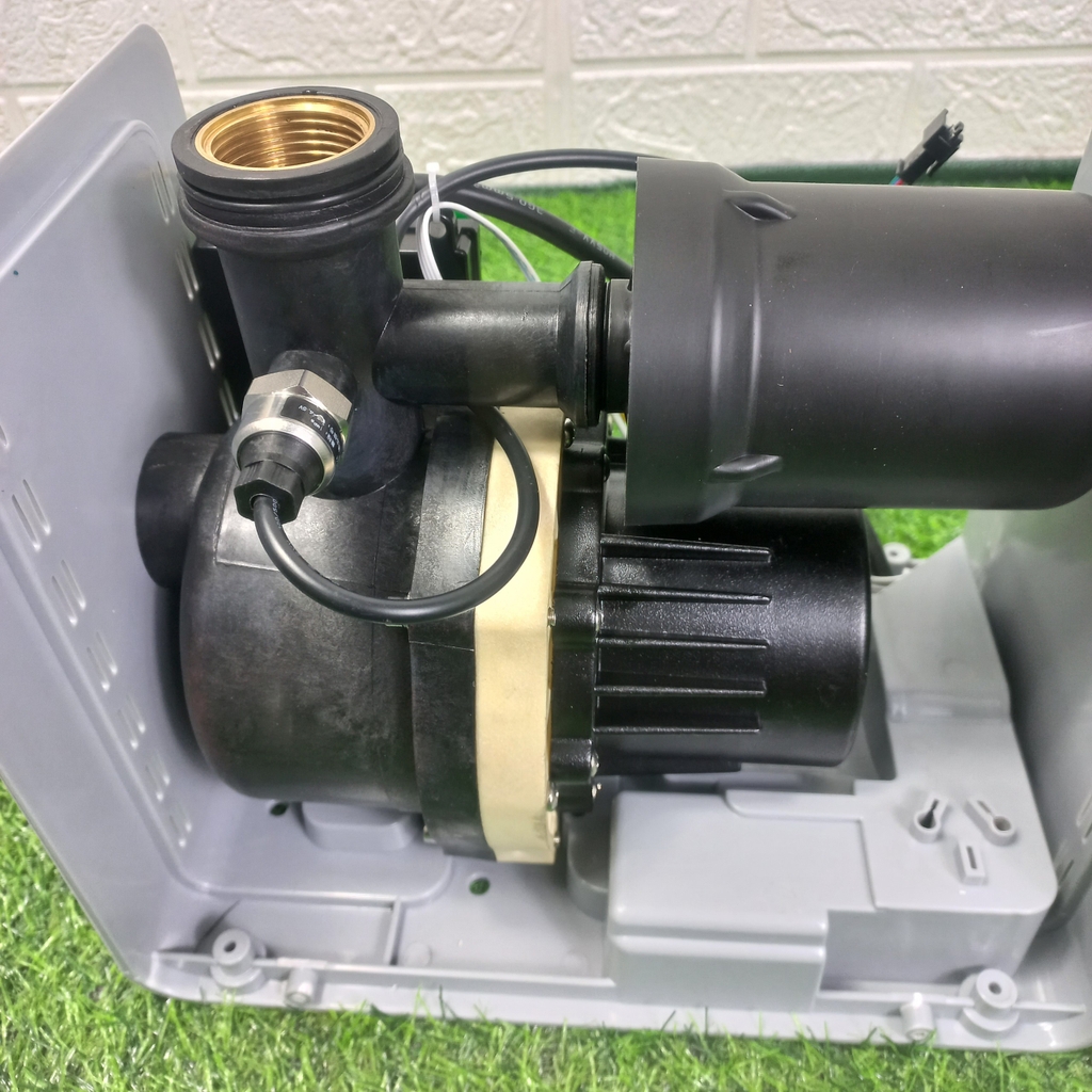 Máy bơm tăng áp biến tần Lippo LP-400i (400W)