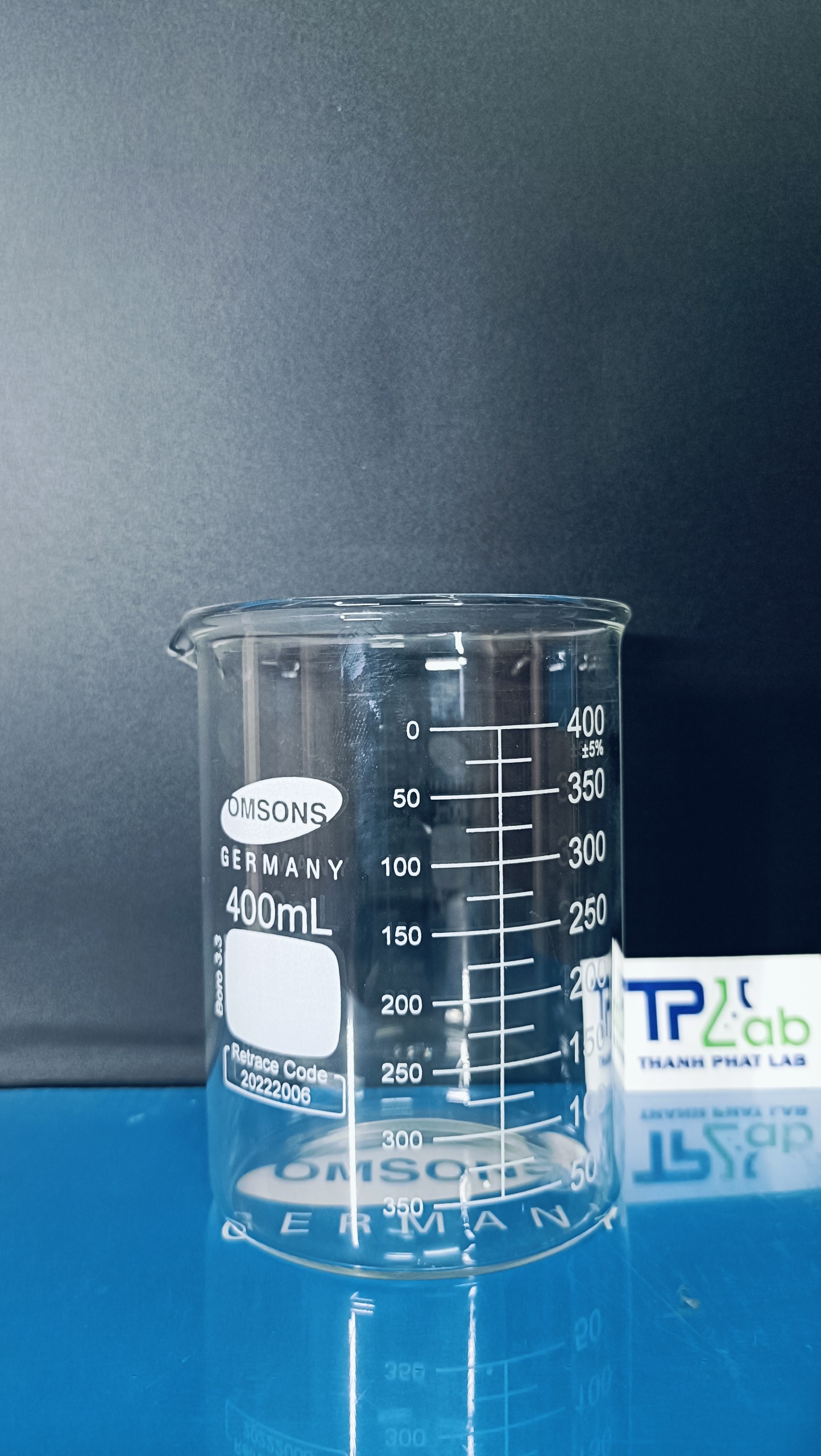 Cốc thủy tinh 400ml có mỏ, chia vạch, Hãng OMSONS GERMANY