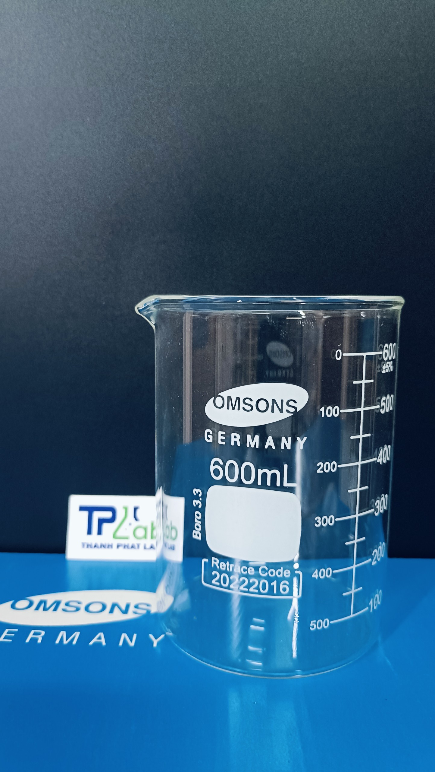 Cốc thủy tinh 600ml có mỏ, chia vạch, Hãng OMSONS GERMANY