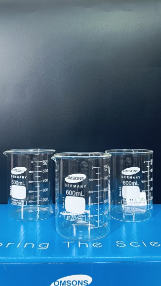 Cốc thủy tinh 600ml có mỏ, chia vạch, Hãng OMSONS GERMANY