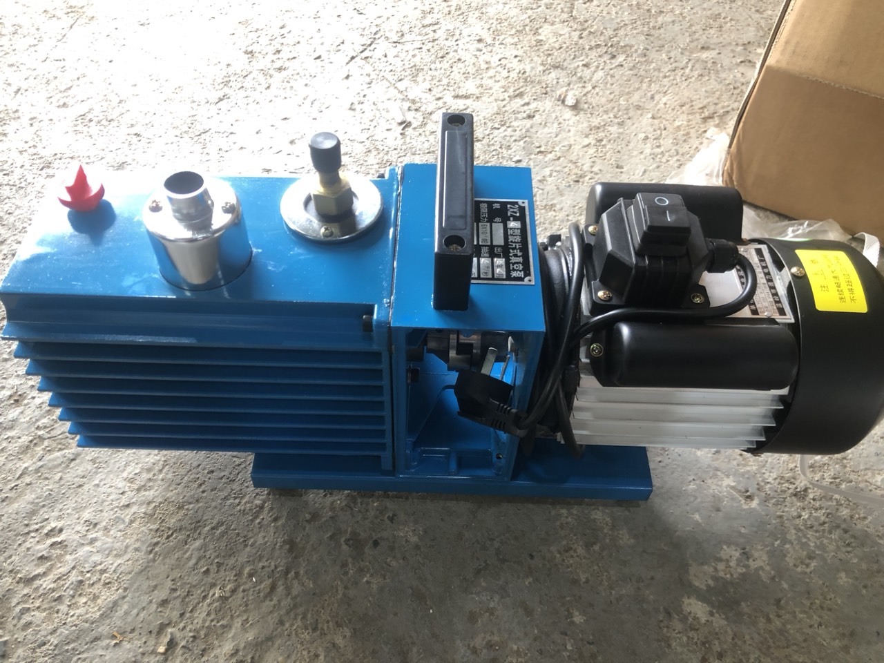 Bơm Chân Không 2XZ-4 ( Bơm Dầu )