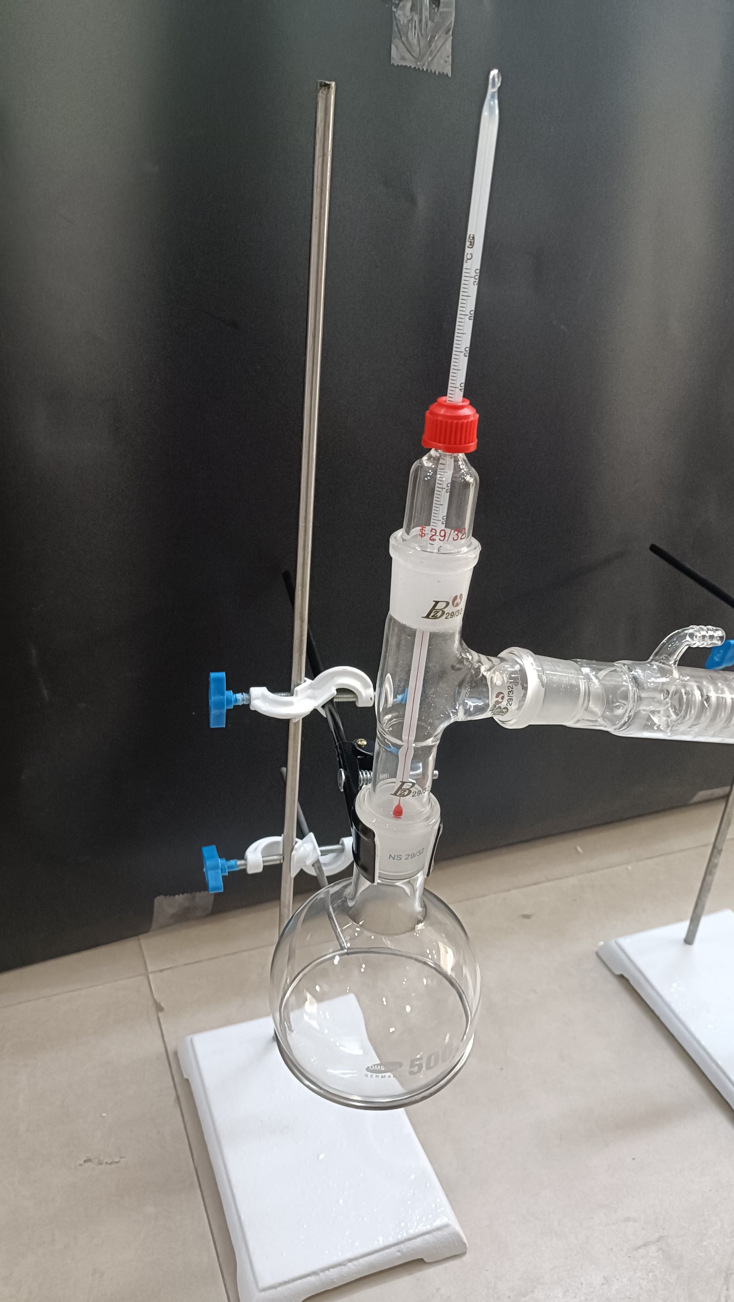 Bộ chưng cất tinh dầu, Bộ chưng cất thủy tinh phòng thí nghiệm