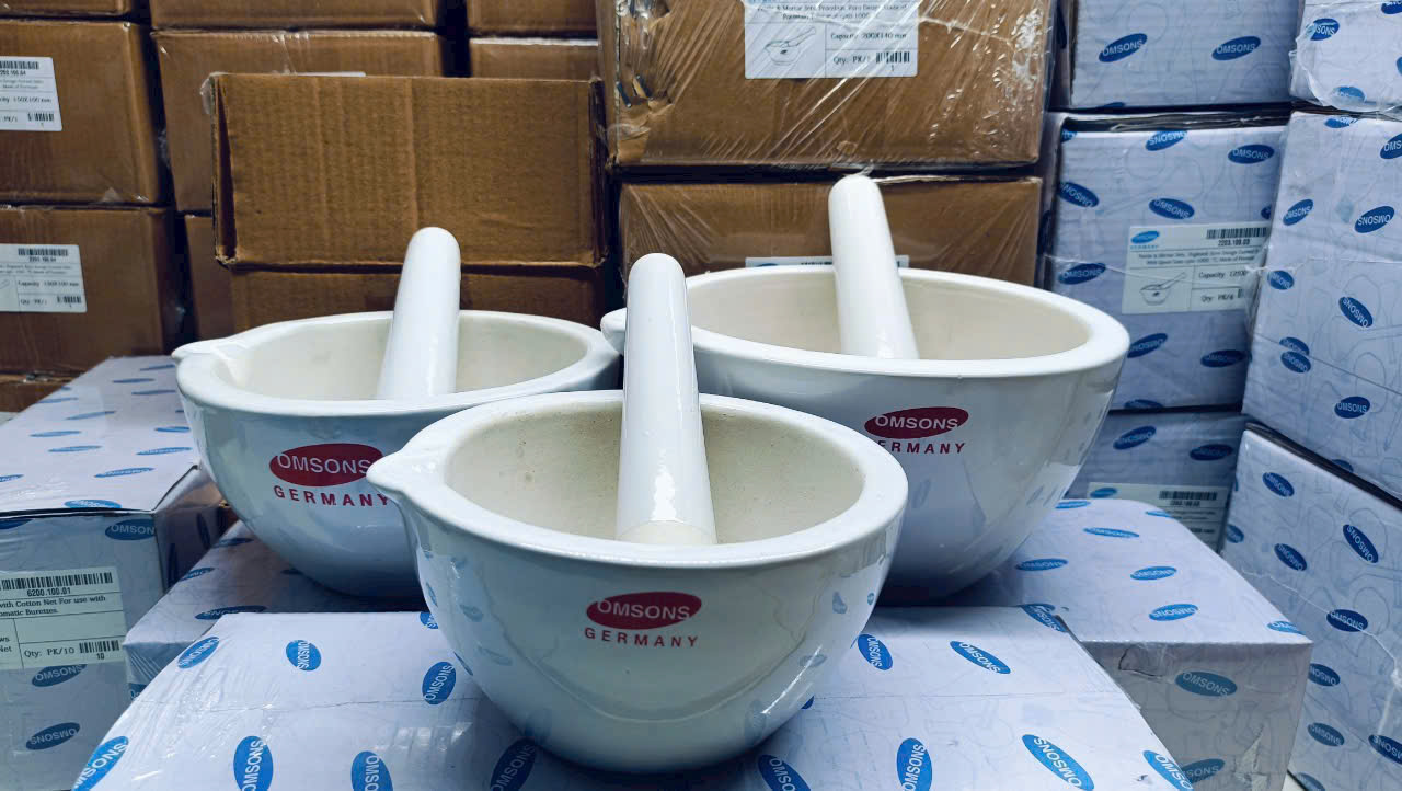 Cối chày sứ fi 100mm, Hãng OMSONS GERMANY