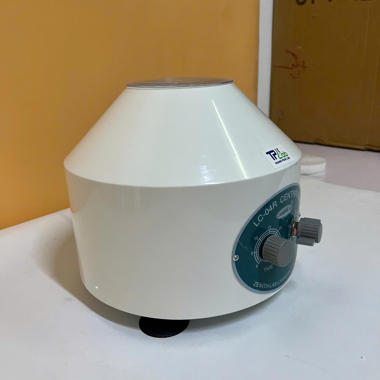 Máy ly tâm 6 ống model: LC-04R hãng ZENITH