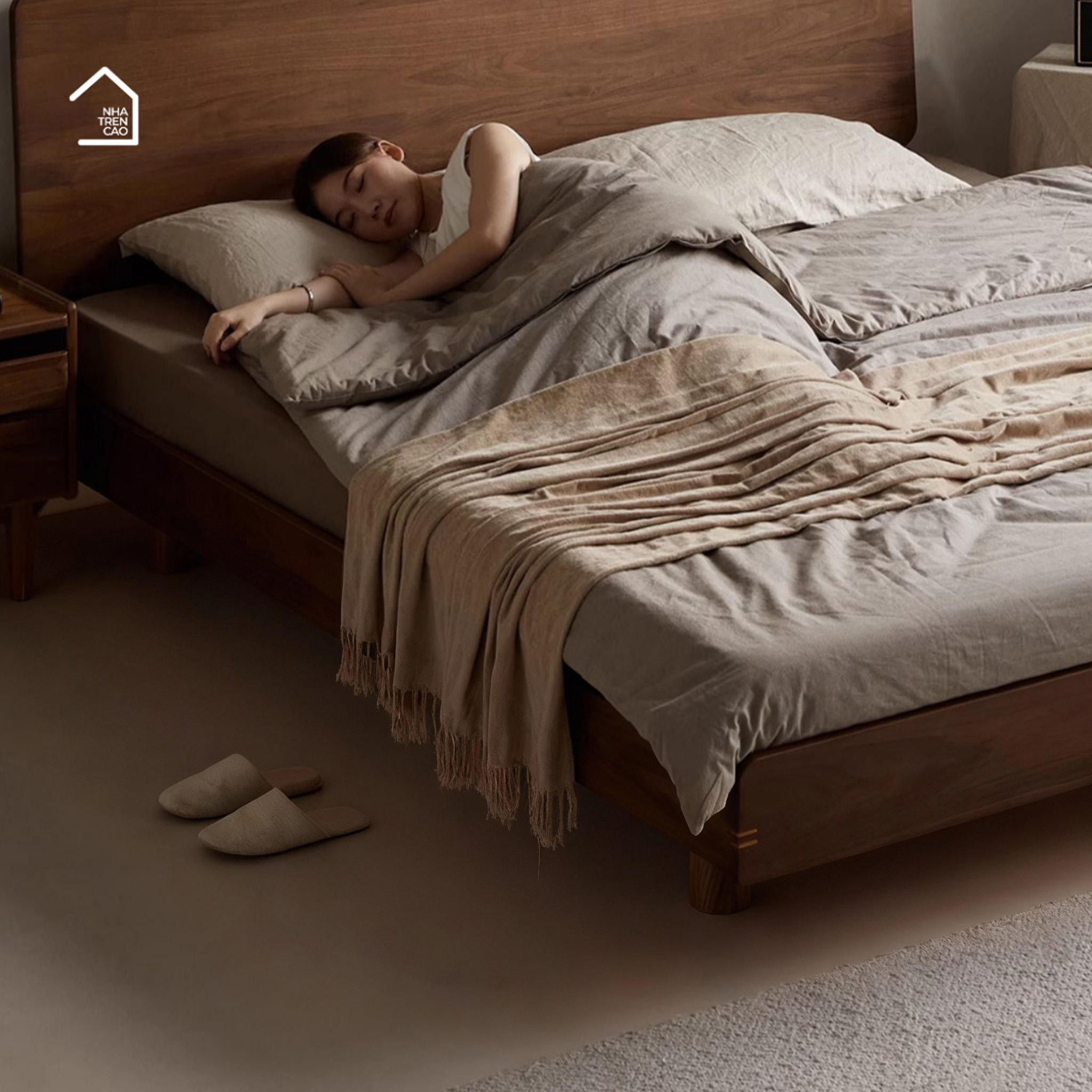 HONA, Giường ngủ phong cách sang trọng tối giản, GN_017, 200x160x100cm, Plywood phủ Veneer, Nội thất Nhà trên cao