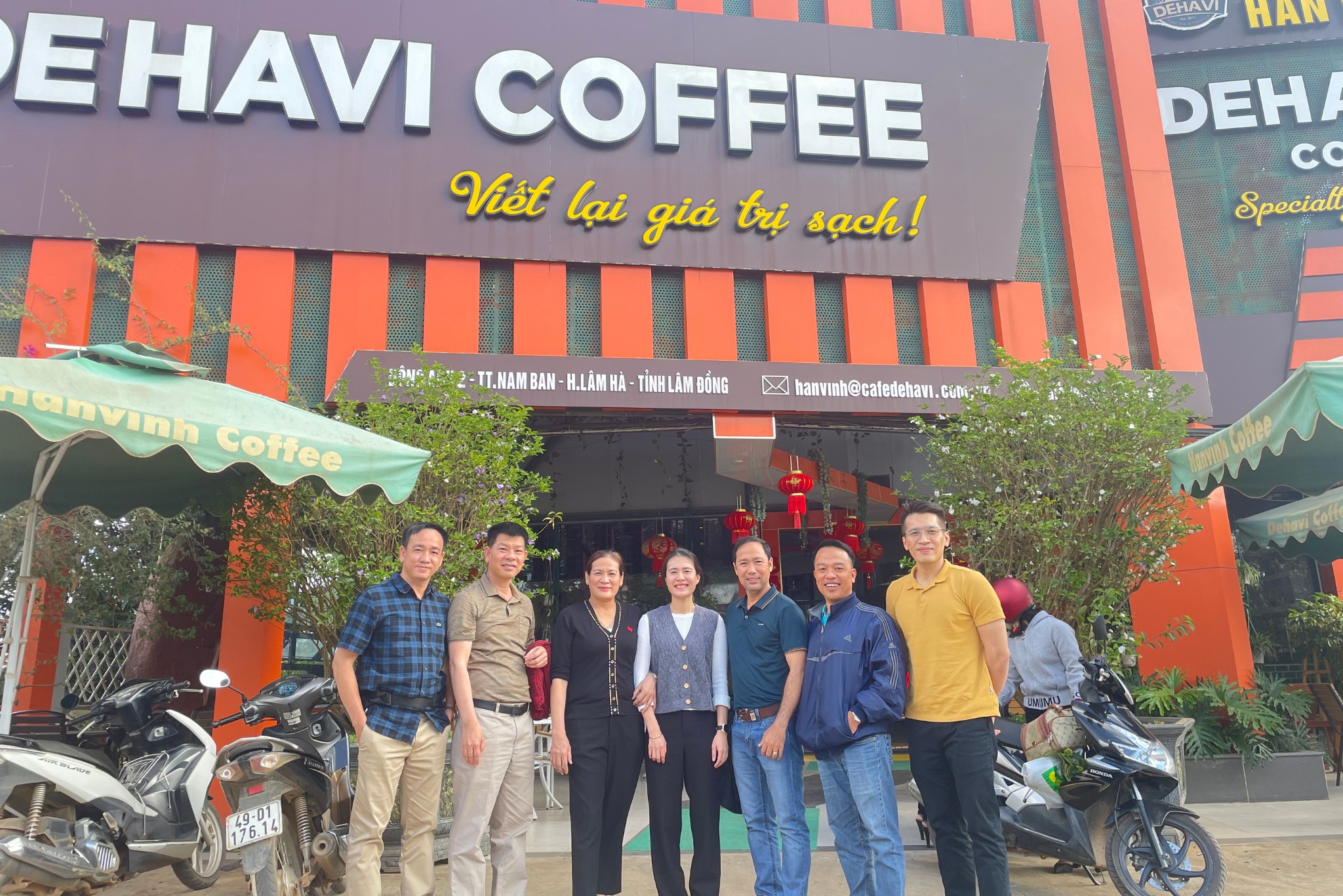 Showroom & Khách hàng