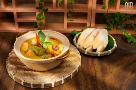 Cà Ri Chay Tại OM Eatery: Sự Kết Hợp Giữa Truyền Thống Và Sáng Tạo / Vegetarian Curry at OM Eatery: A Fusion of Tradition and Innovation