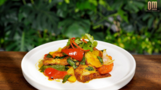 Nấm Hầu Thủ Xào Ngũ Sắc Tại OM Eatery: Ẩm Thực Đầy Sắc Màu /  Hericium Mushroom Stir-Fried with Colorful Vegetables at OM Eatery: A Culinary Delight of Colors