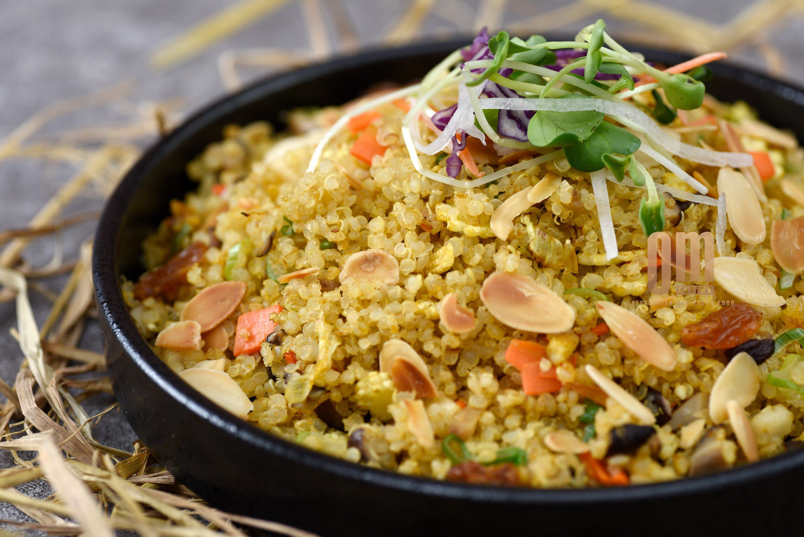 Hạt Quinoa: Siêu Thực Phẩm Tốt Cho Sức Khỏe và Chế Độ Ăn Chay