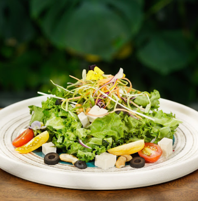 Kale Salad Sốt Thơm – Tuyệt Phẩm Salad Tại OM Eartery
