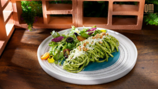 Mì Linguine Pesto Hạt Thông: Hương Vị Địa Trung Hải Tại OM Eatery / Linguine with Pesto and Pine Nuts: Mediterranean Flavors at OM Eatery