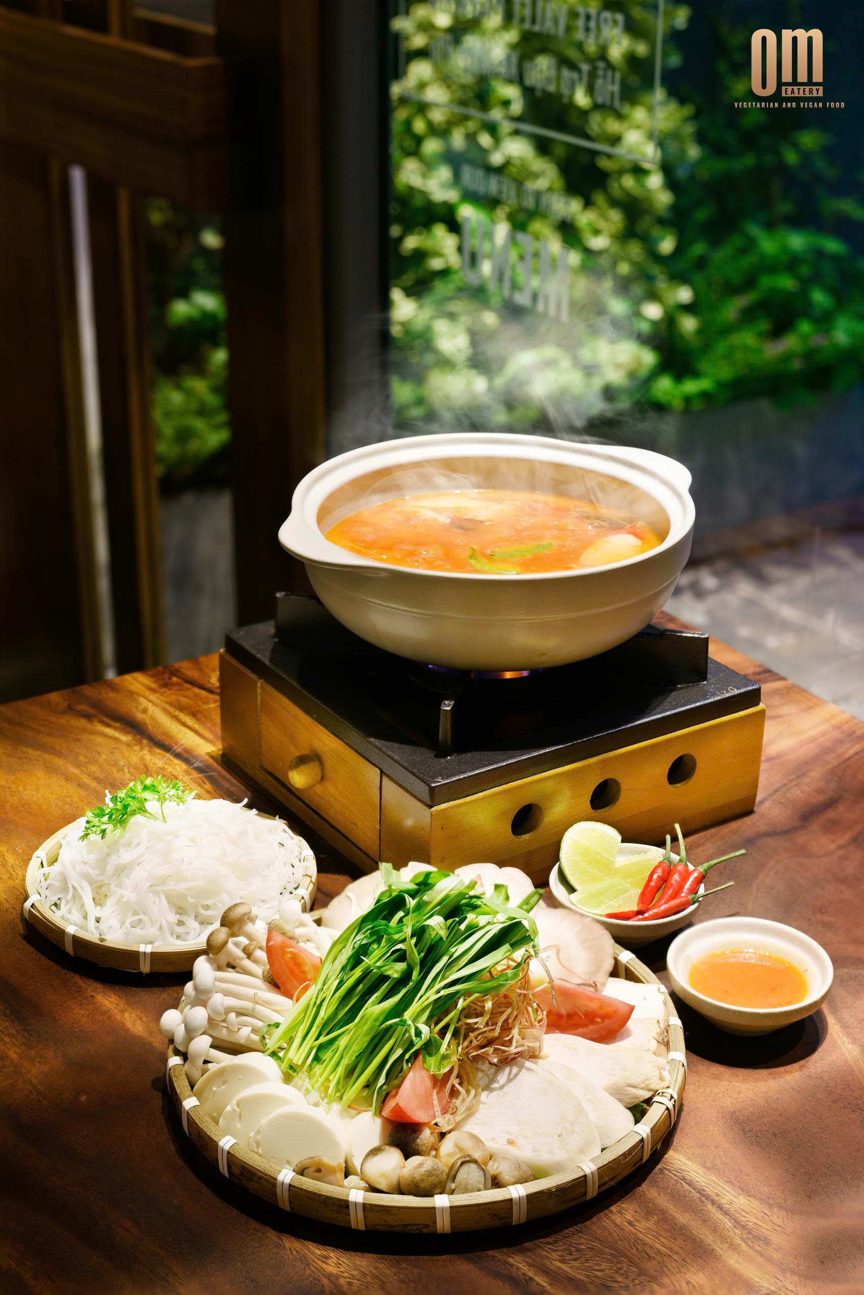 LẨU TOMYUM – HƠI ẤM KHI MÙA ĐÔNG CHẠM VÀO PHỐ / TOM YUM HOTPOT – A TOUCH OF WARMTH AS WINTER ARRIVES