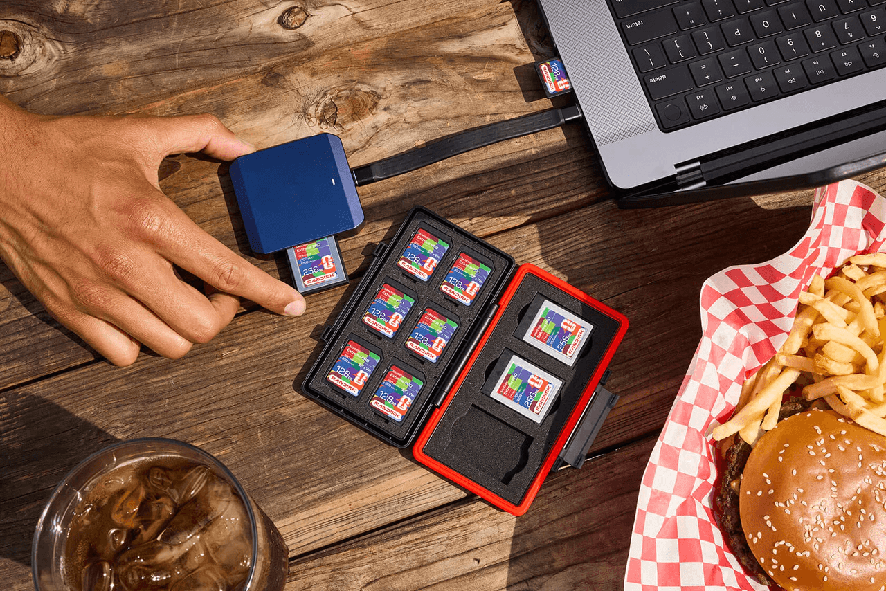 Thẻ nhớ CFexpress Type B SanDisk FIFA World Cup 2026 256GB PCIe upto 1700MB/s SDCFE-256G-GF4NN - Bảo hành 7 năm