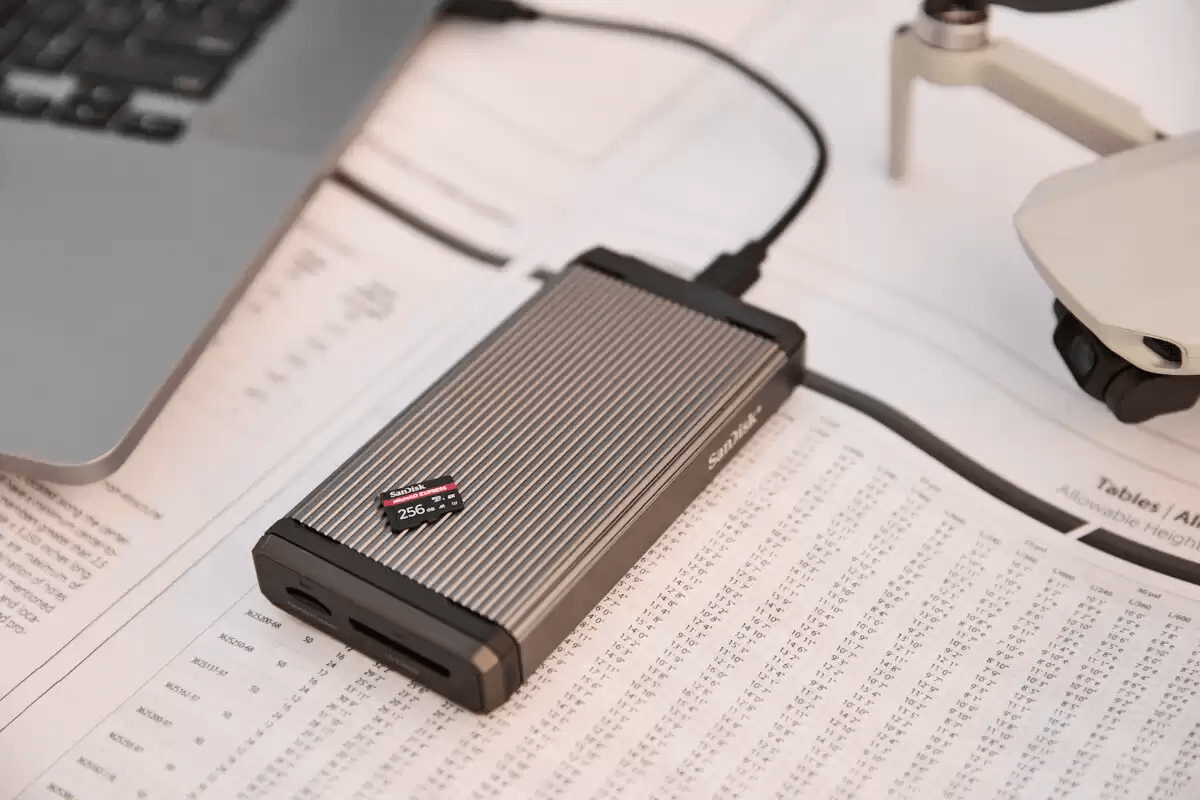 Đầu đọc thẻ nhớ SanDisk PRO-READER SD/microSD Expresss Type-C 3.2 SDDR-A451-GNPNN - Bảo hành 3 năm