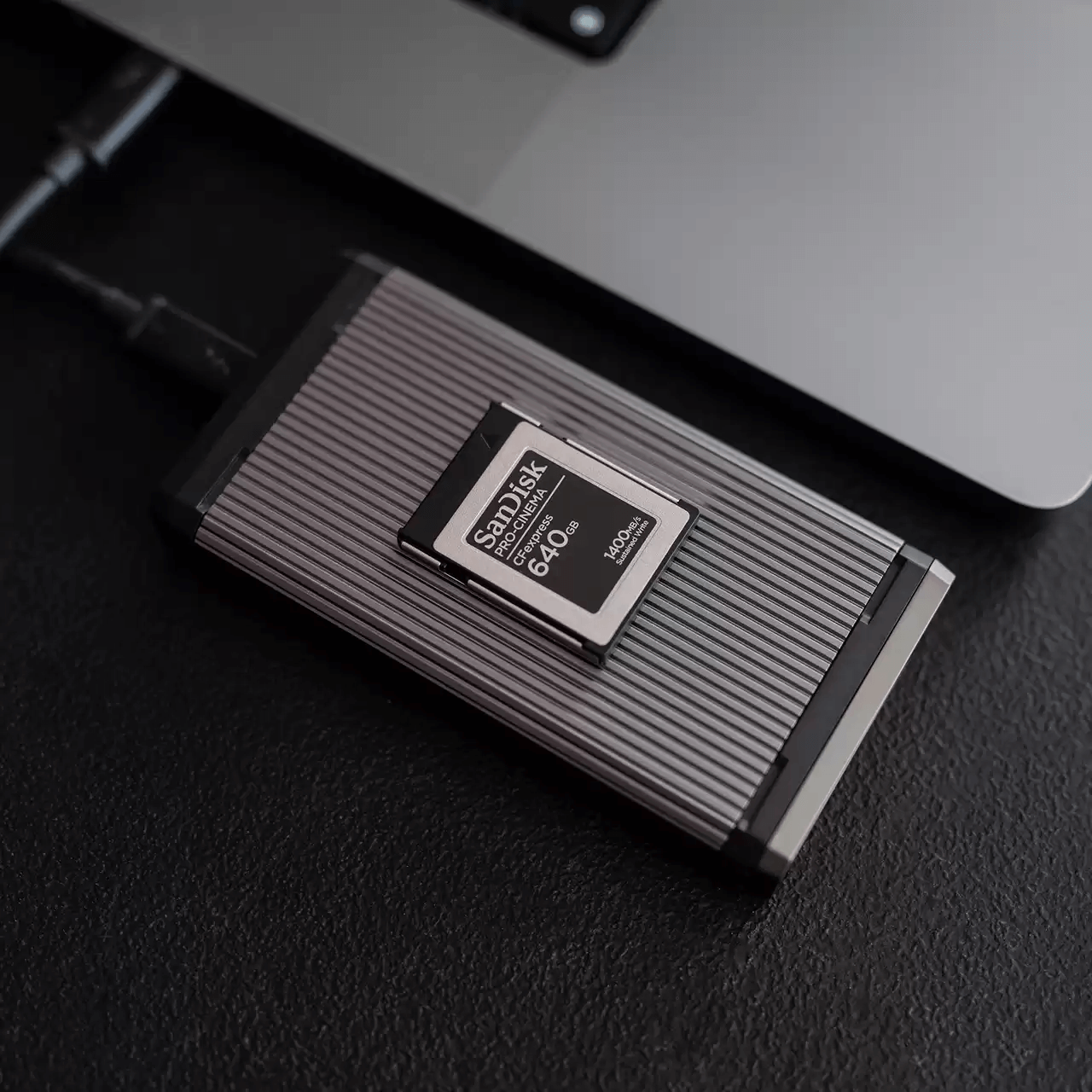 Thẻ nhớ CFexpress type B SanDisk PRO-CINEMA 640GB upto 1700MB/s SDCFEC-640G-GN4NN - Bảo hành 7 năm