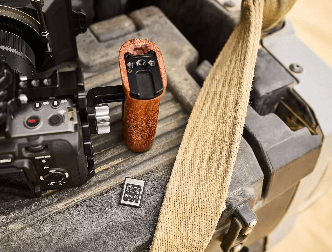 Thẻ nhớ CFexpress type A SanDisk PRO-CINEMA PCIe-G4 480GB upto 1800MB/s SDCFEA-480G-GN4NN - Bảo hành 7 năm