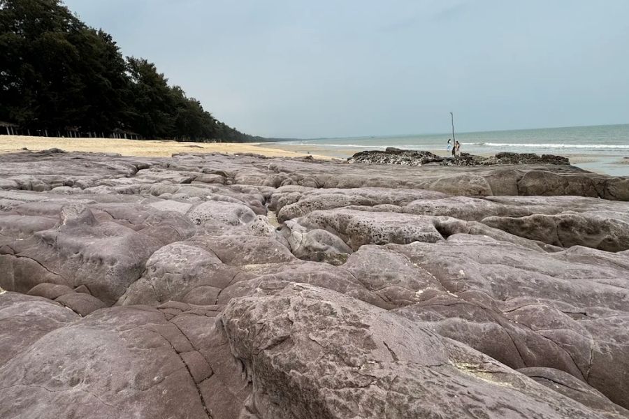 Nên đi bãi đá Đen vào tháng mấy?