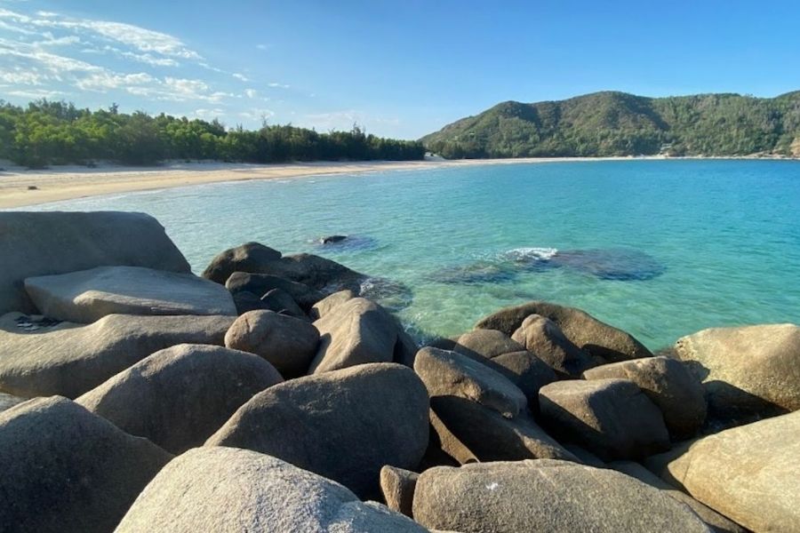 Du lịch Bãi Nồm vào tháng 3 - tháng 6 là đẹp nhất