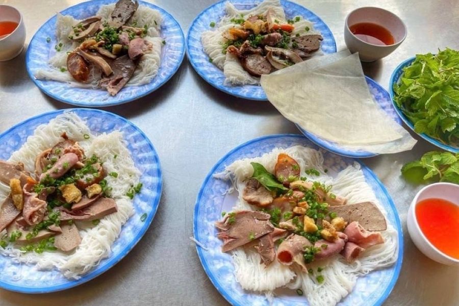 Đặc sản bánh hỏi lòng heo Phú Yên