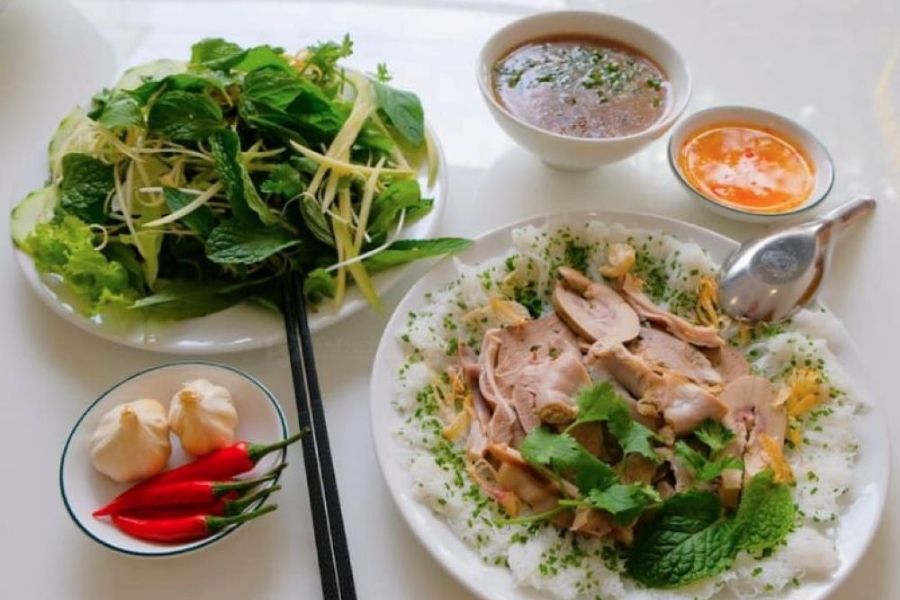 Đặc sản bánh hỏi lòng heo Phú Yên