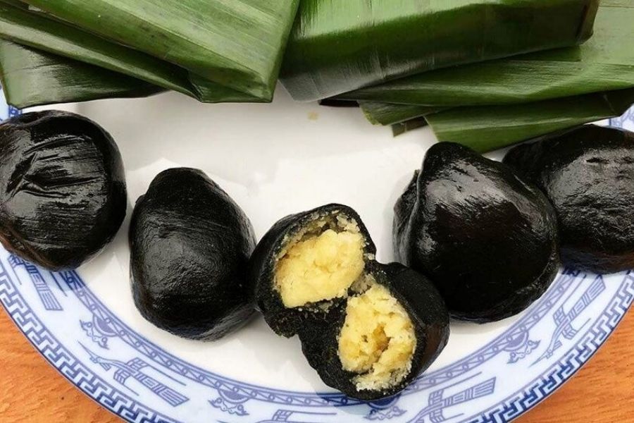 Đặc sản bánh Ít lá gai xứ Nẫu