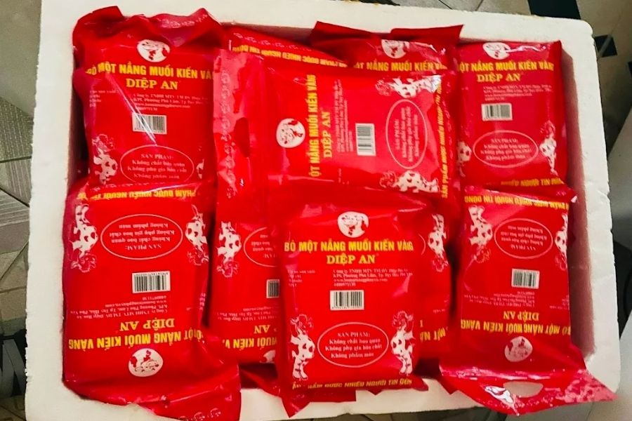 Quán bán bò một nắng muối kiến vàng Phú Yên ngon