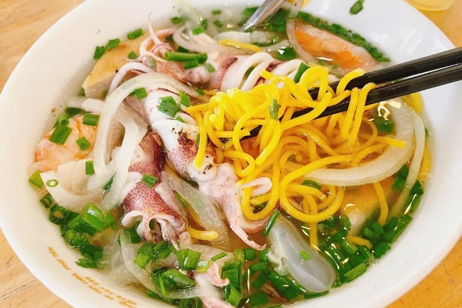 Các địa chỉ thưởng thức bún mực Phú Yên ngon tại Hà Nội