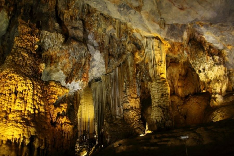 Hang Tối ở Tràng An