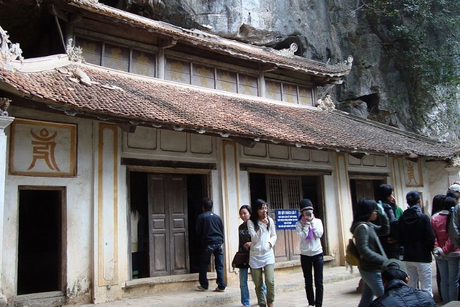 Đền Trung - chùa Bích Động