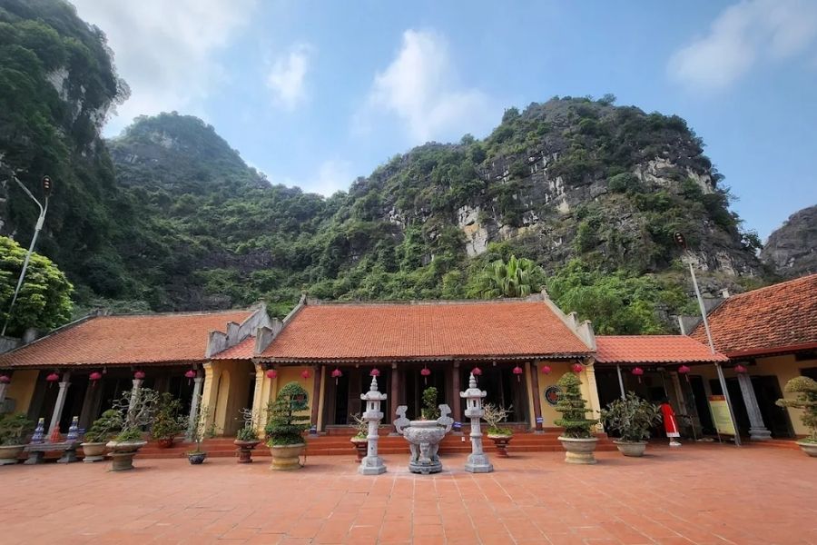 Quang cảnh chùa Duyên Ninh