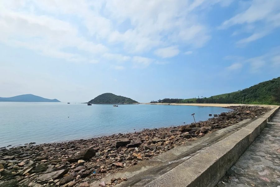 Bãi Vạn Cả đảo Cái Chiên