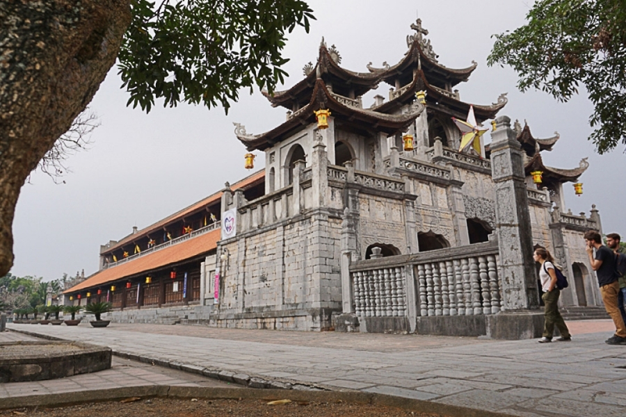 Nhà thờ đá Phát Diệm Kim Sơn