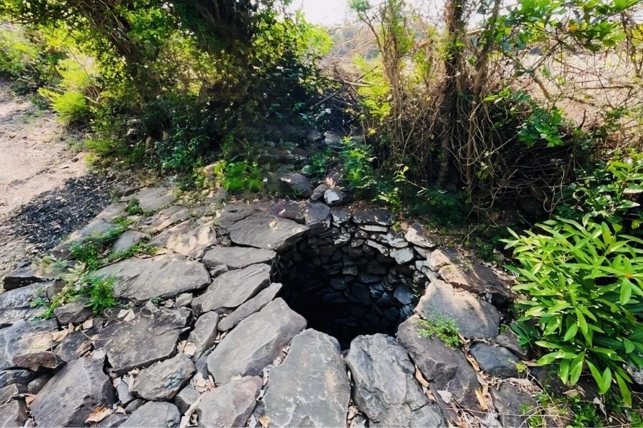 Giếng cổ ở đồi Cổ Thạch