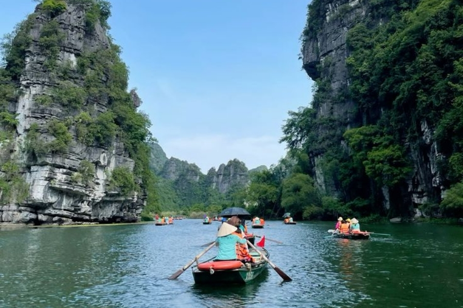 Lịch trình 1: Khám phá quần thể danh thắng Tràng An