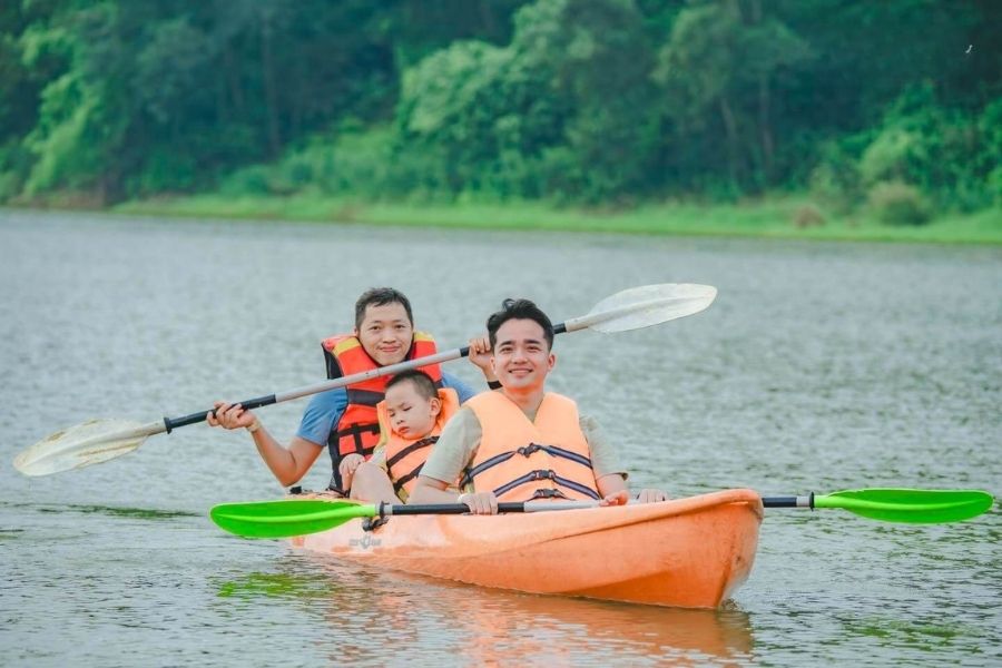 Chèo thuyền Kayak hồ Đồng Chương