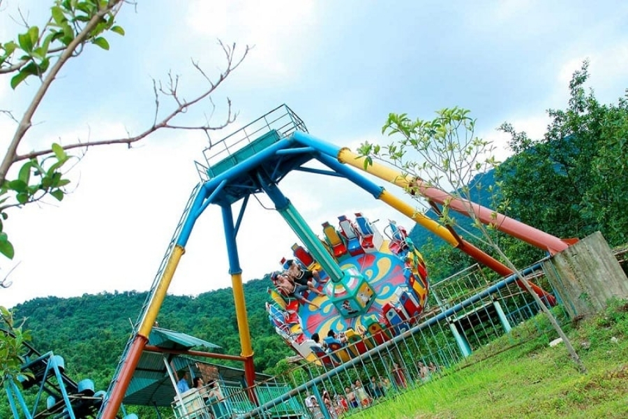 Ao Vua có công viên nước và hơn 20 trò chơi khác nhau