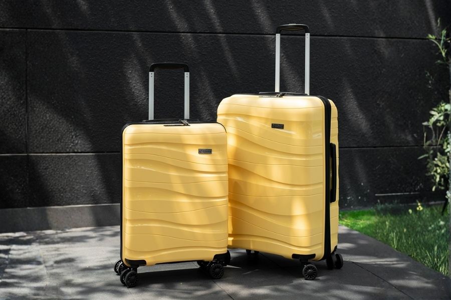 Vali có chất liệu làm từ nhựa