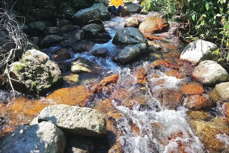 Khu du lịch suối Đá Bàn