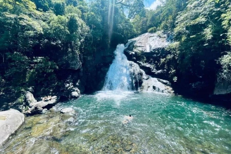 Chiêm ngưỡng vẻ đẹp của thác Khe Vằn