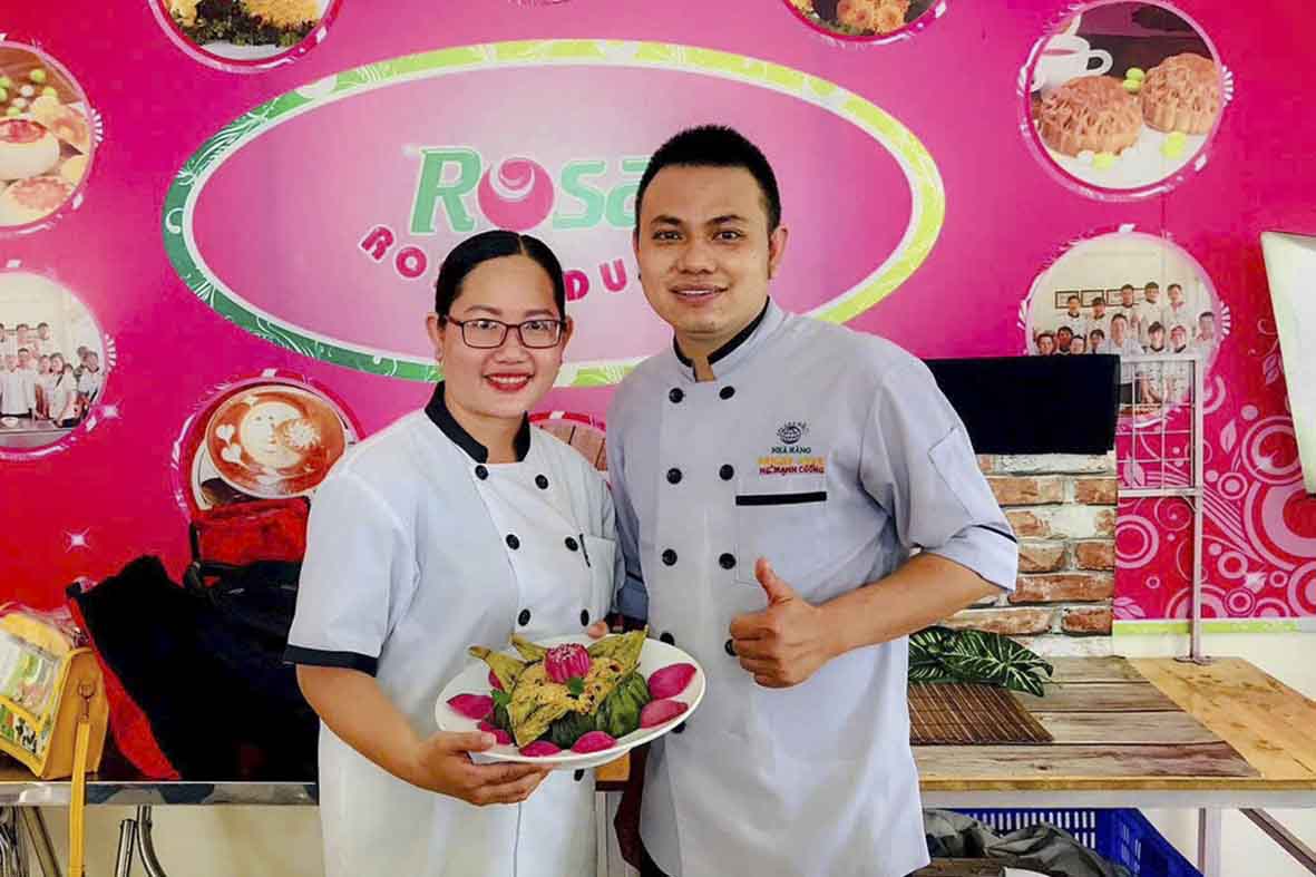 Xe bánh mì gốc phố đường 30/4 của chị Hồ Nguyễn Ngọc Dung