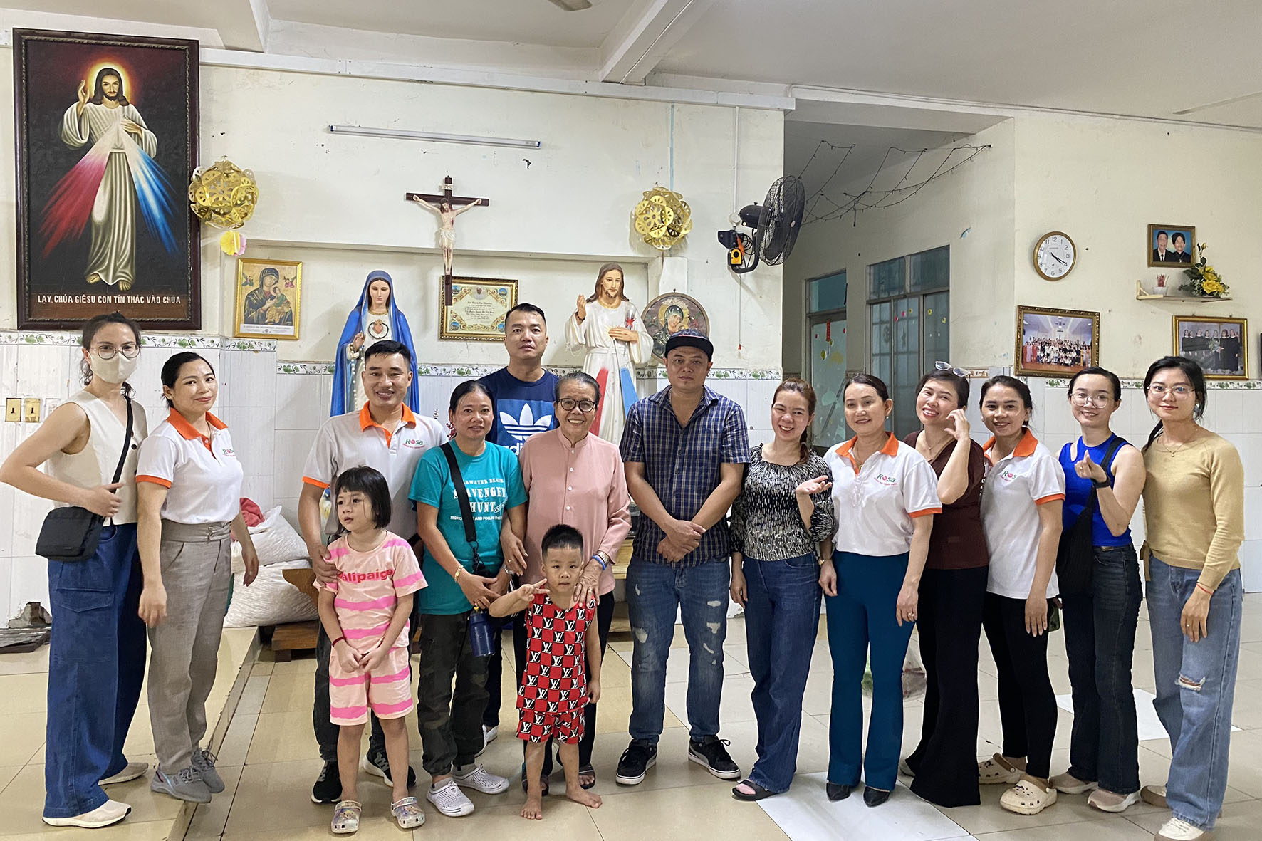 Hoạt động cắt tóc & nấu ăn cho các bé tại Trung Tâm Mái Ấm Bé Thơ, P. Long Bình (19/08/2024)