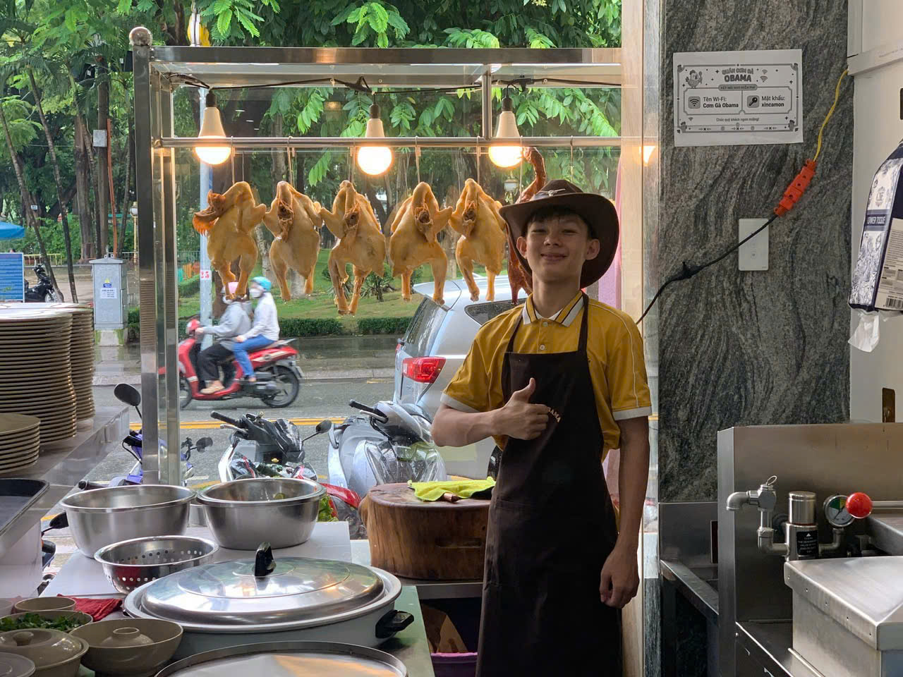 CƠM GÀ OBAMA, BIÊN HÒA - TUYỂN DỤNG