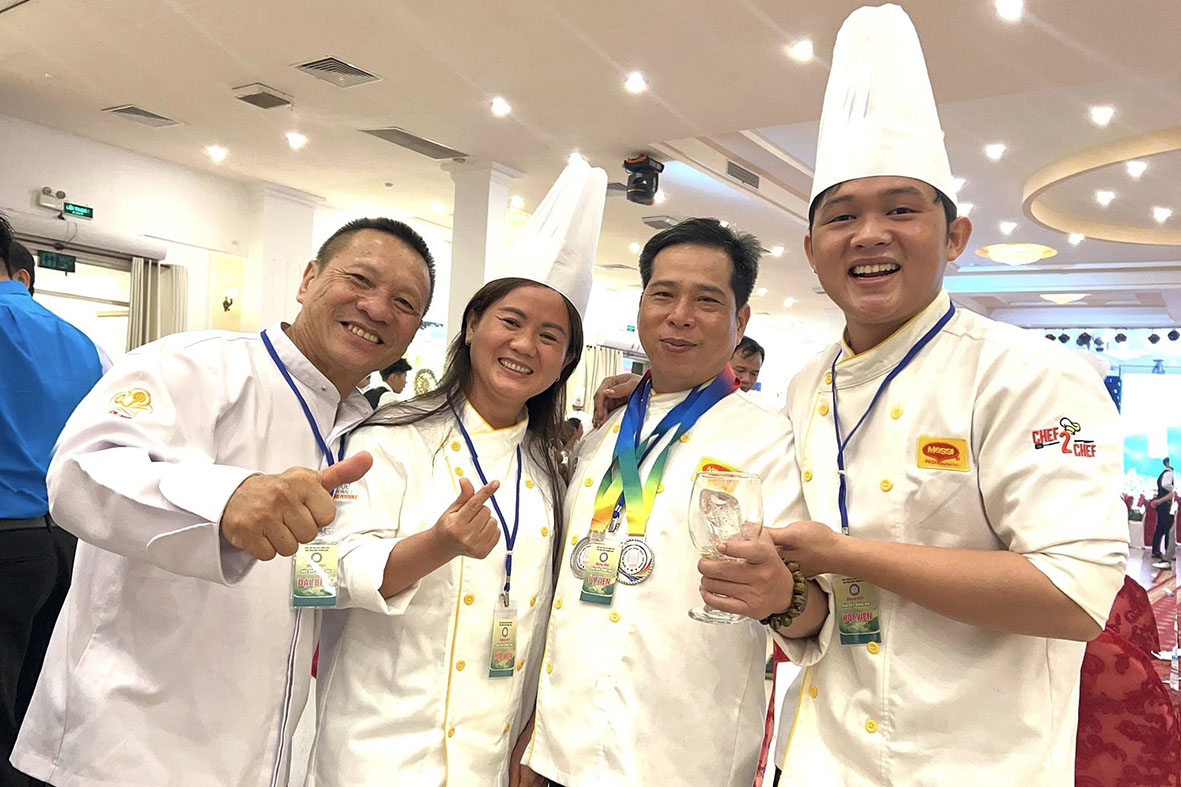 Tham dự hội thi cùng các cựu học viên Rosa tại Ngày Hội Ẩm Thực Đồng Nai (20/08/2025)