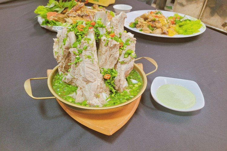 Workshop Học Làm Tháp Sườn Sốt Ớt Xanh Khổng Lồ (Laeng Saeb ) + Gà Xào Hạt Điều (Kai Med Ma Muang) + Kai Yang (Gà Nướng) PVN1855