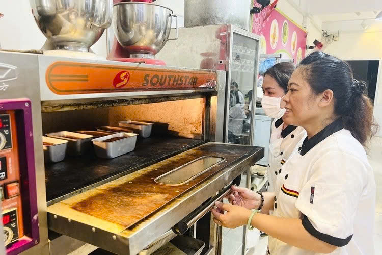 Workshop VIP: Học Làm Bánh Bò Thốt Nốt Rễ Tre Nước Cốt Dừa ( Sử dụng lò nướng + Nồi Chiên Không Dầu ) 11/11/2025 PVN1837