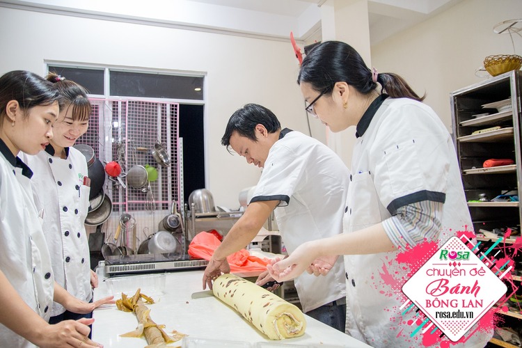 Workshop Học Làm Bánh Bông Lan Cuốn Nho – Bông Lan Cuốn Vân Thủy  PVN406