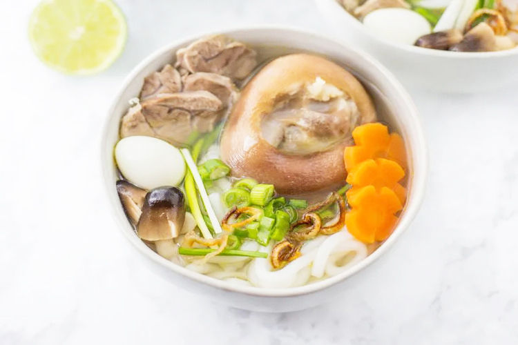 Chuyên đề học cách nấu BÁNH CANH GIÒ HEO - Nước hầm xương trong vắt, thịt giò mềm thơm, ăn là ghiền PVN967