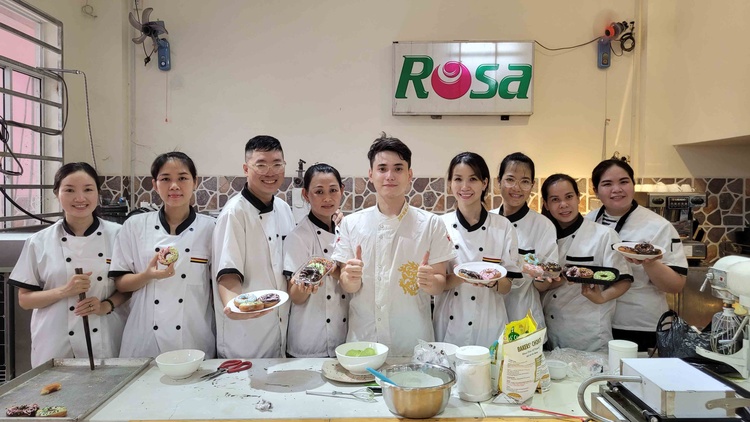 Tổng hợp chuyên đề ẩm thực, dạy bí quyết nấu ăn & làm bánh cùng đầu bếp CHÂU VÂN PHI LONG