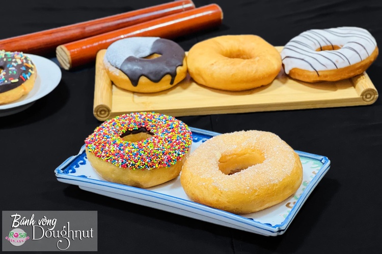 Chuyên đề học làm BÁNH VÒNG DONUT: HỌC BÍ QUYẾT LÀM MỀM XỐP, ĐA DẠNG HƯƠNG VỊ VÀ KINH DOANH