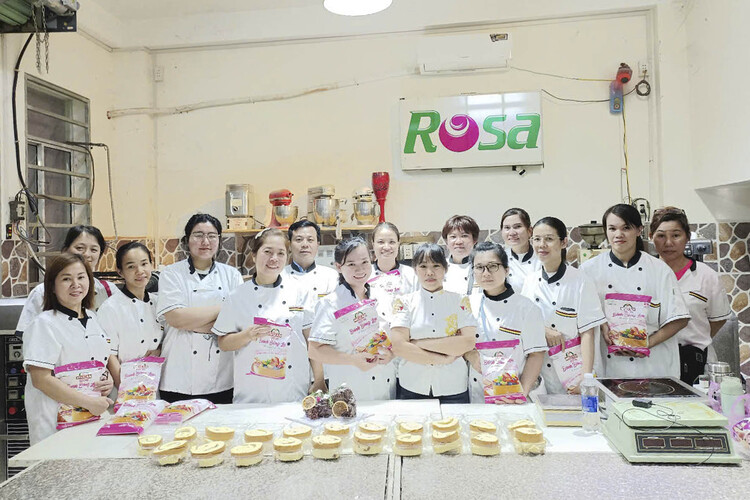 Workshop Học Làm Bánh Bông Lan Cuốn Nho – Bông Lan Cuốn Vân Thủy  PVN406